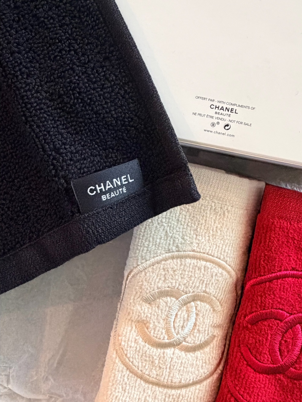 CHANEL La Collection Beaute Cotton Towel 3PCS - Picture 3 of 3